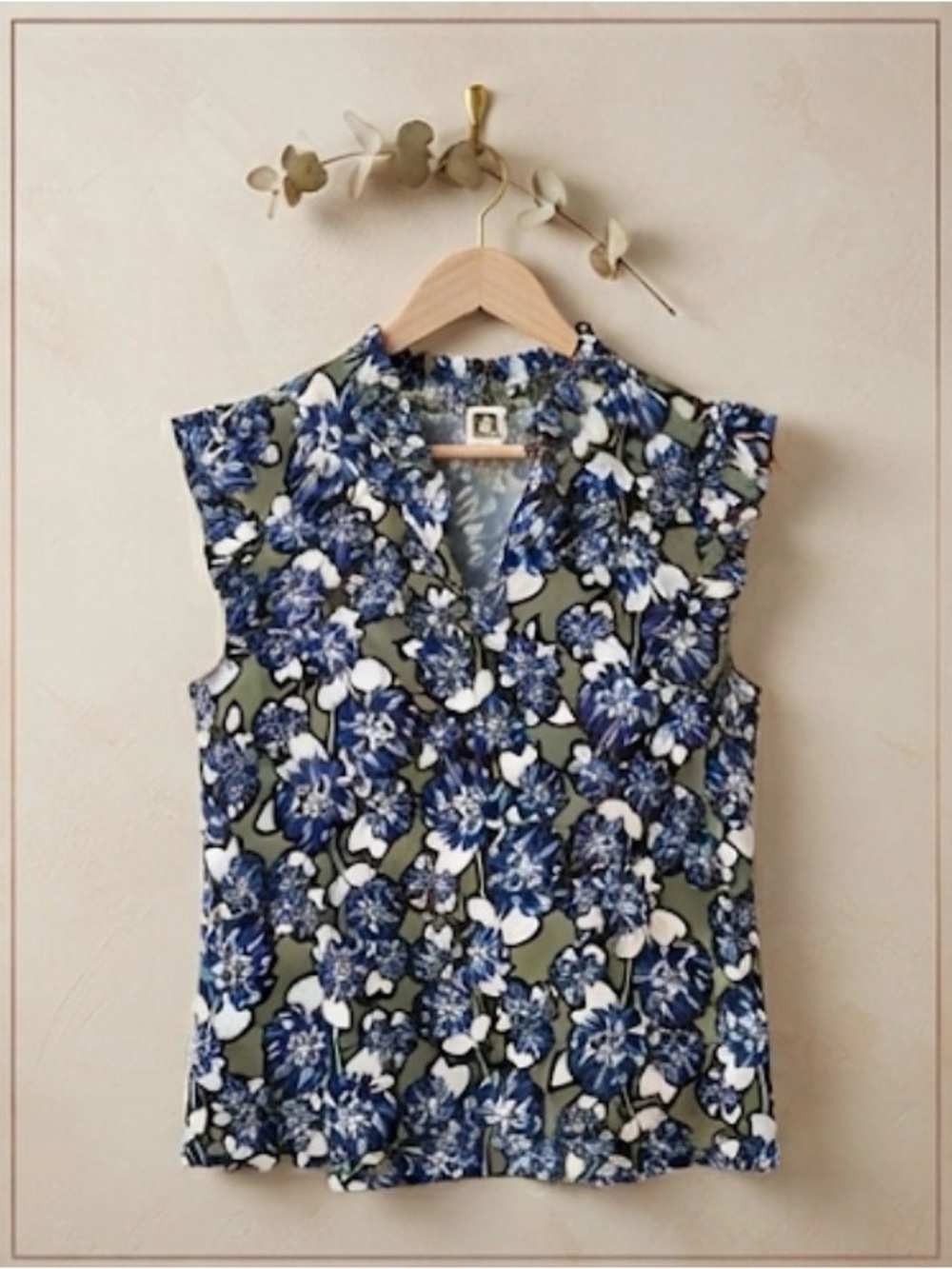 Anne Klein ruffled cap sleeve ruffled v-neck blouse